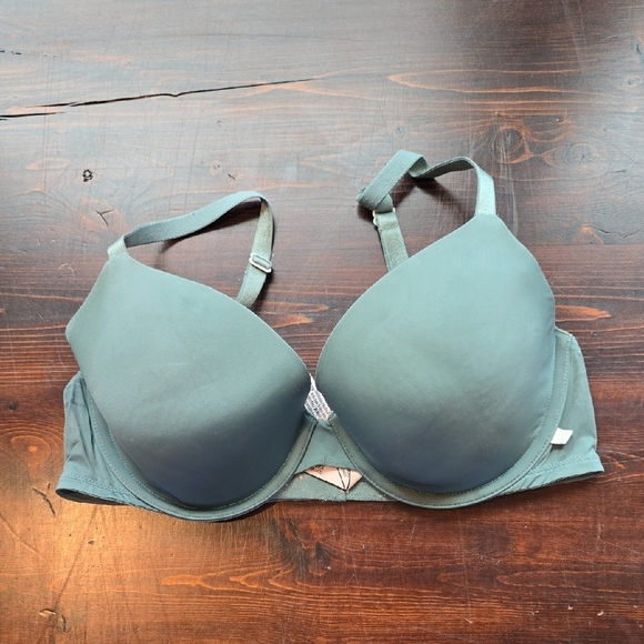 Victoria's Secret Green Seamless Bra Everyday Comfort - Picture 1 of 2